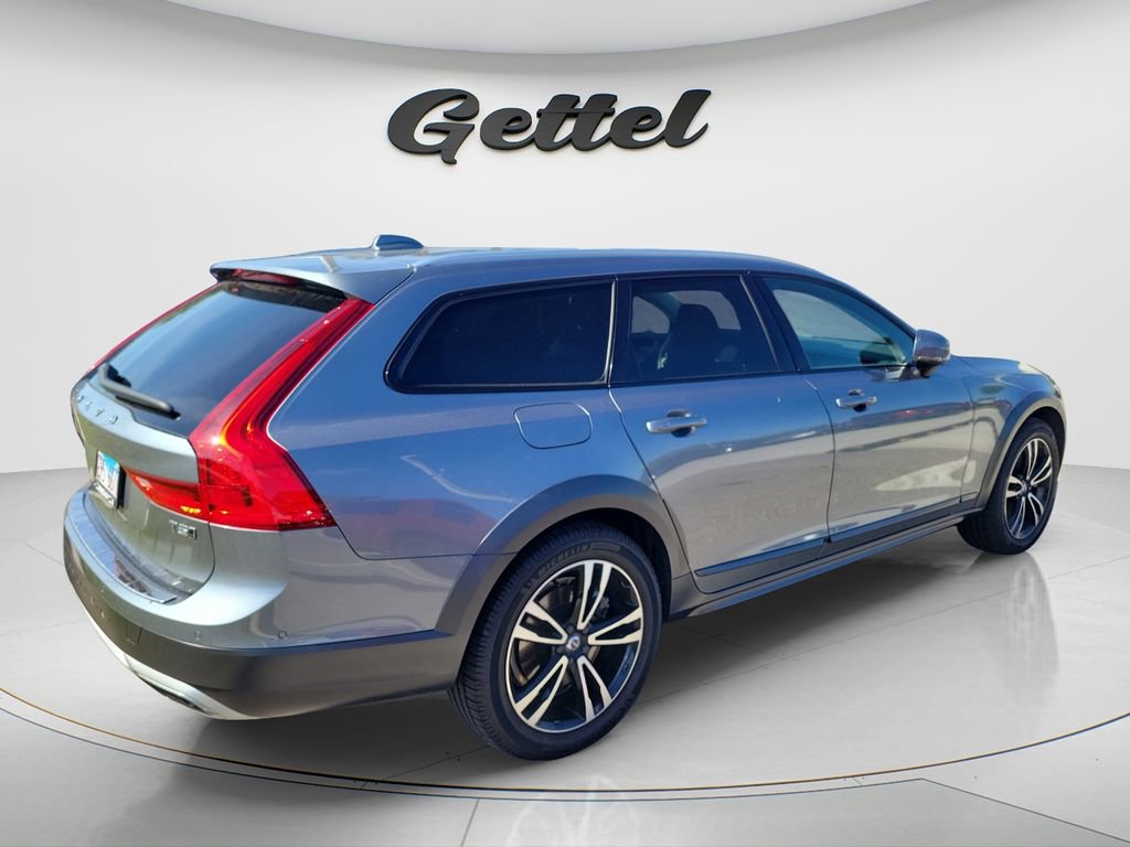 Used 2019 Volvo V90 T5 Cross Country w/ Advanced Package image 3
