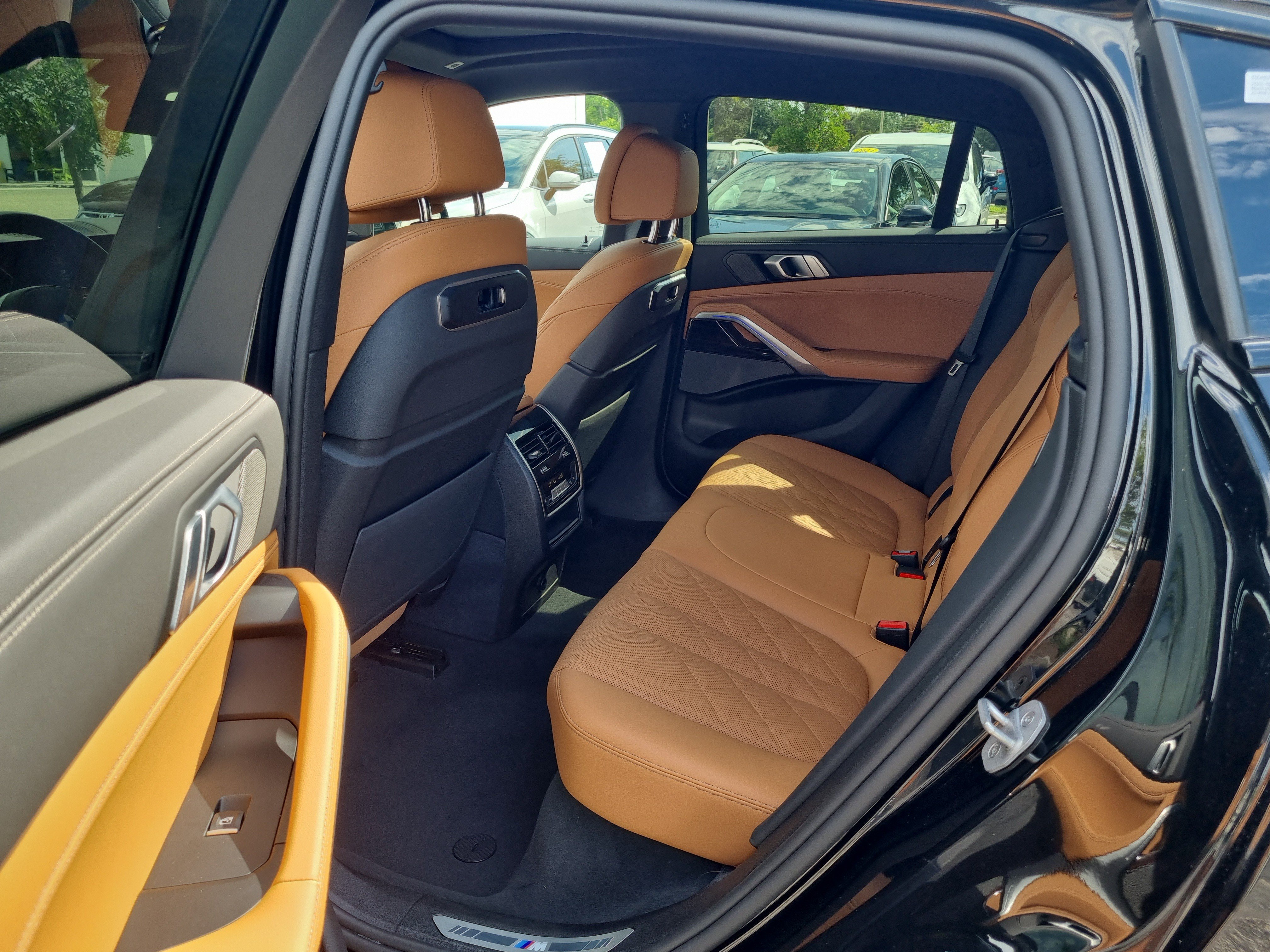 Used 2025 BMW X6 xDrive40i AWD/4WD image 14