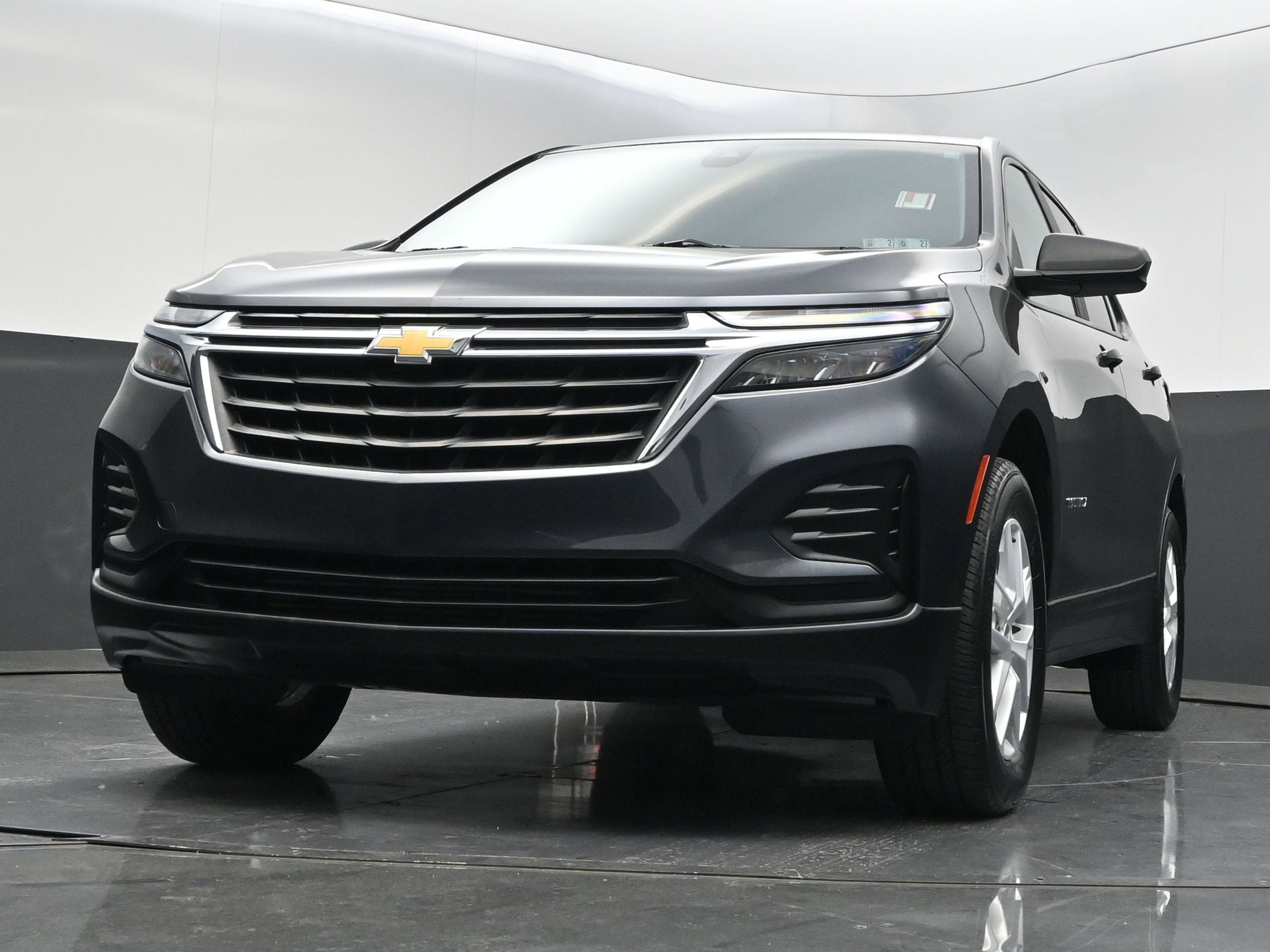 Used 2022 Chevrolet Equinox LS w/ LS Convenience Package AWD/4WD image 36