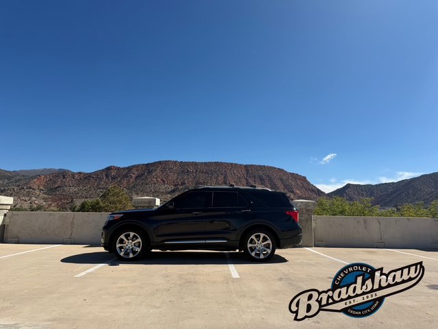 Used 2020 Ford Explorer Platinum w/ Premium Technology Package AWD/4WD image 4