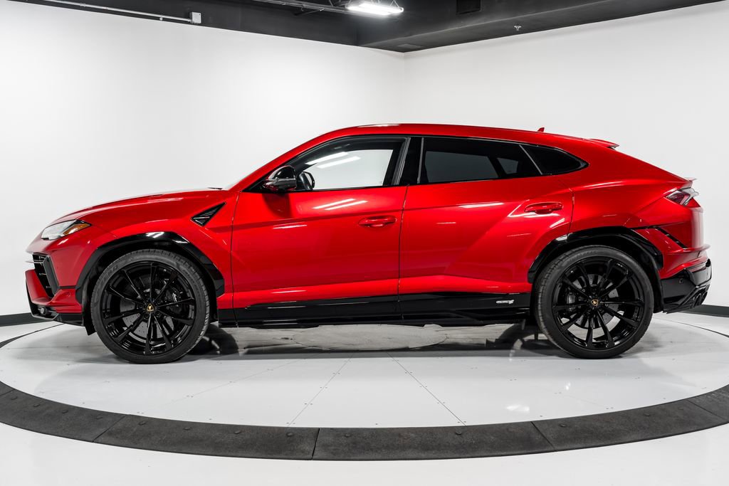 Used 2023 Lamborghini Urus S image 6