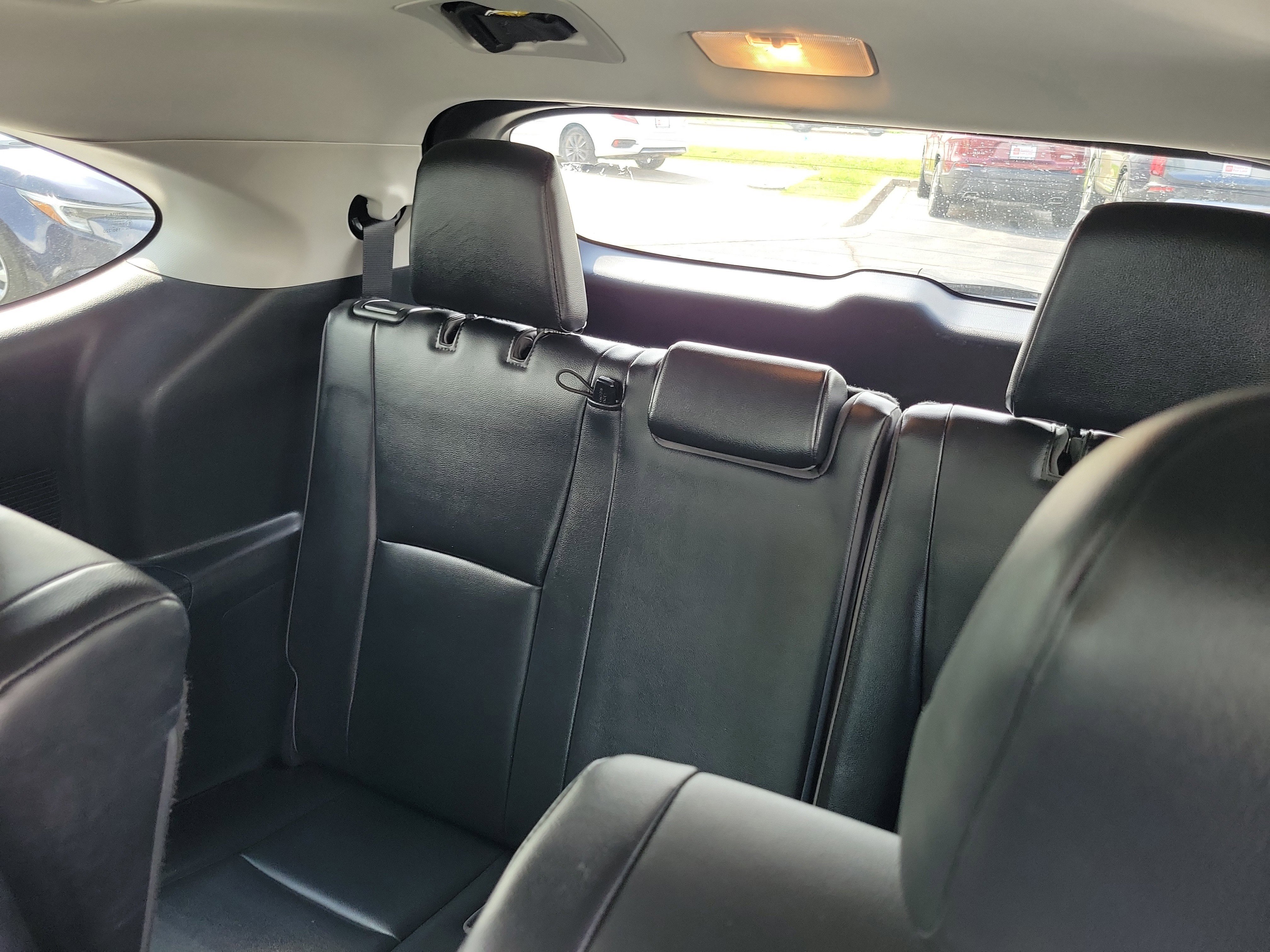 Used 2021 Toyota Highlander XLE image 11