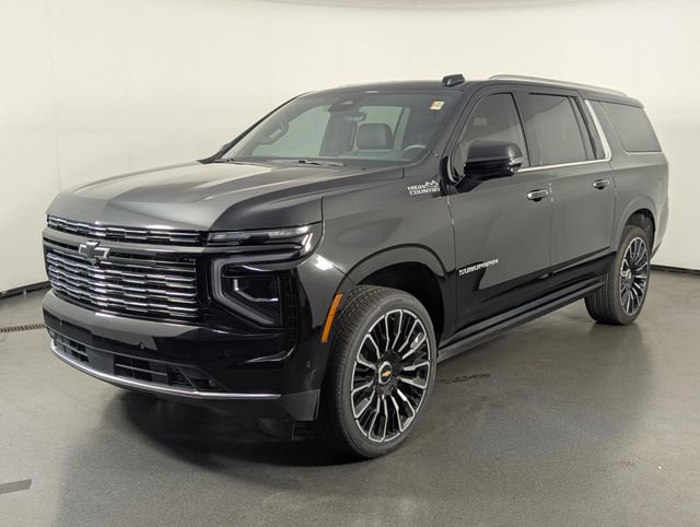 Used 2025 Chevrolet Suburban High Country AWD/4WD image 4