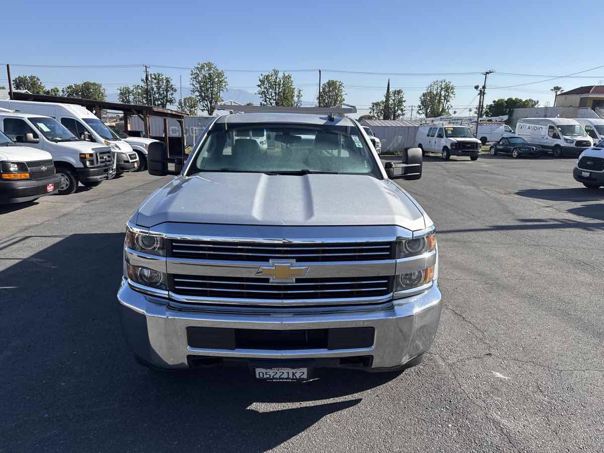 Used 2018 Chevrolet Silverado 2500 W/T RWD image 2