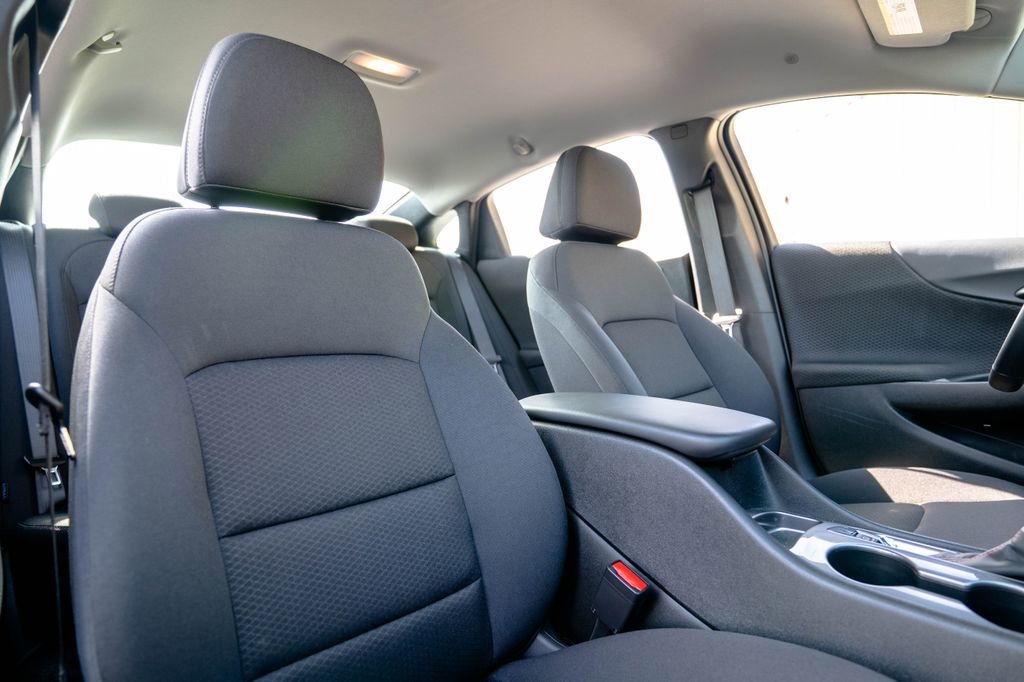 Used 2025 Chevrolet Malibu RS image 17