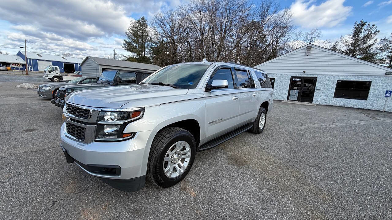 Used 2020 Chevrolet Suburban LT image 2