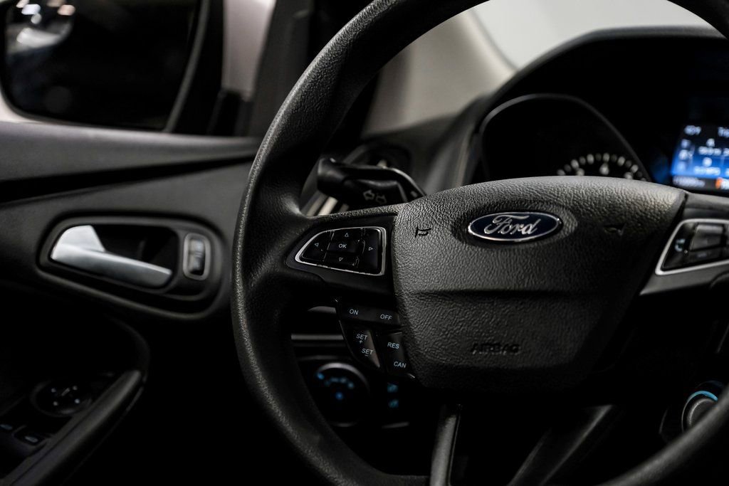 Used 2018 Ford Focus SE FWD image 22
