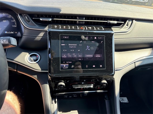 New 2025 Jeep Grand Cherokee Altitude image 20