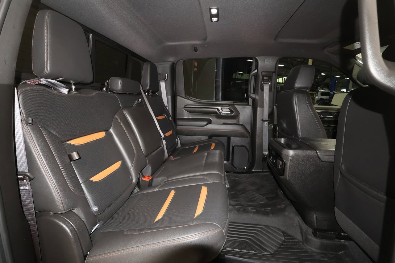 Used 2024 GMC Sierra 1500 AT4 w/ Technology Package AWD/4WD image 28