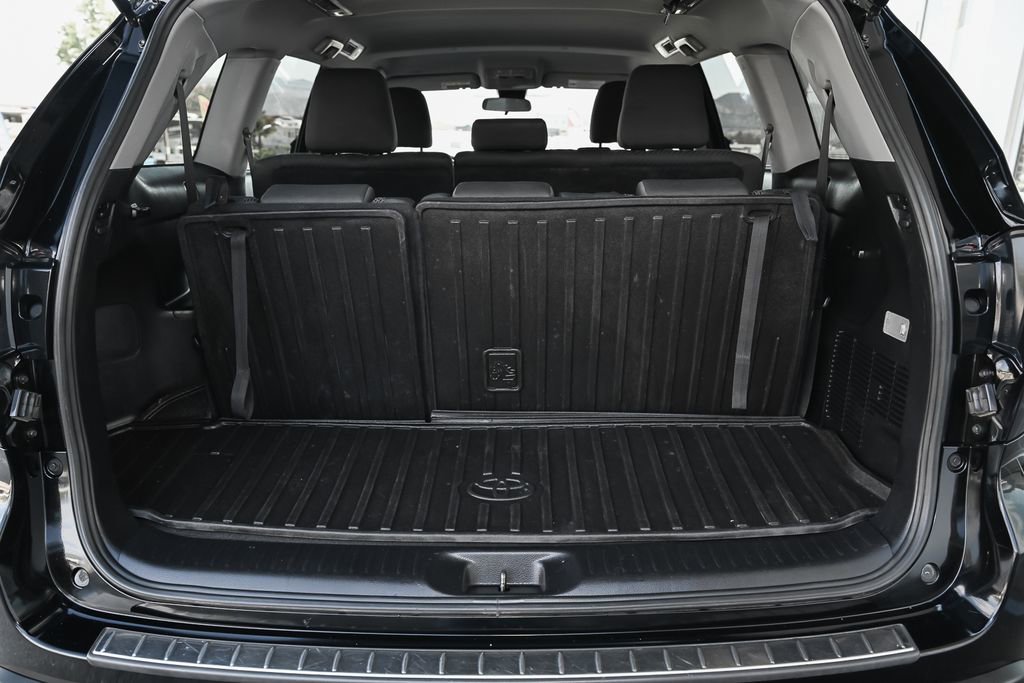 Used 2019 Toyota Highlander LE FWD image 38
