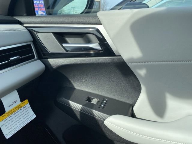 New 2025 Mitsubishi Outlander SE image 33