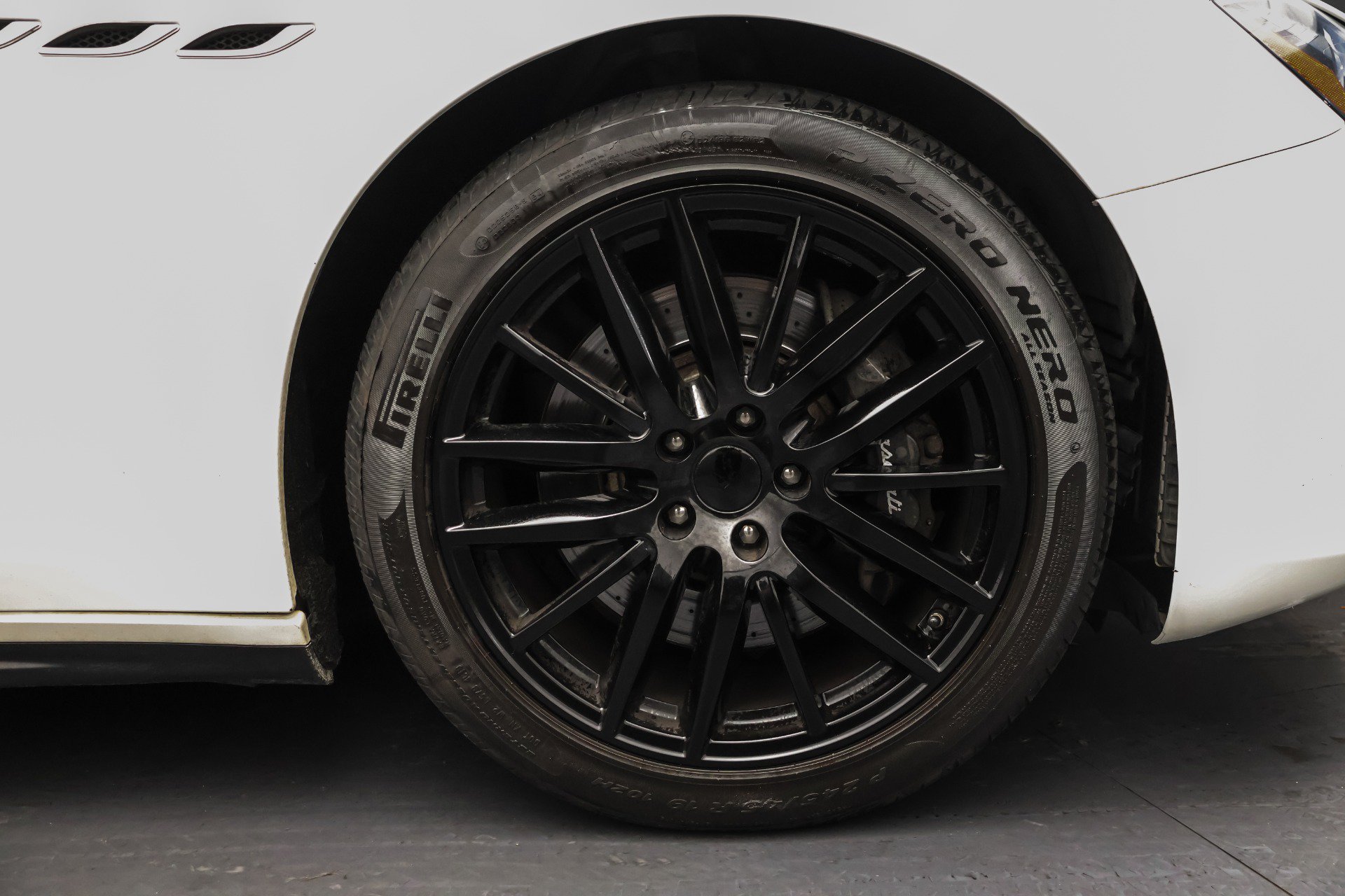 Used 2014 Maserati Ghibli S Q4 AWD/4WD image 25