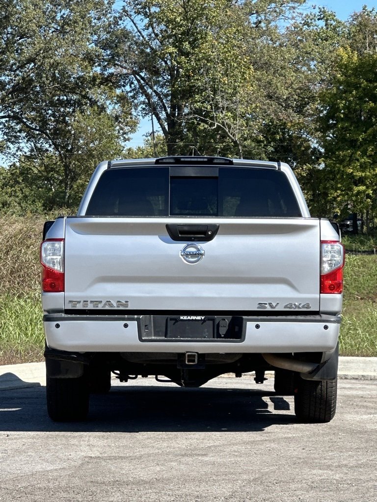 Used 2018 Nissan Titan SV w/ SV Convenience Package image 5
