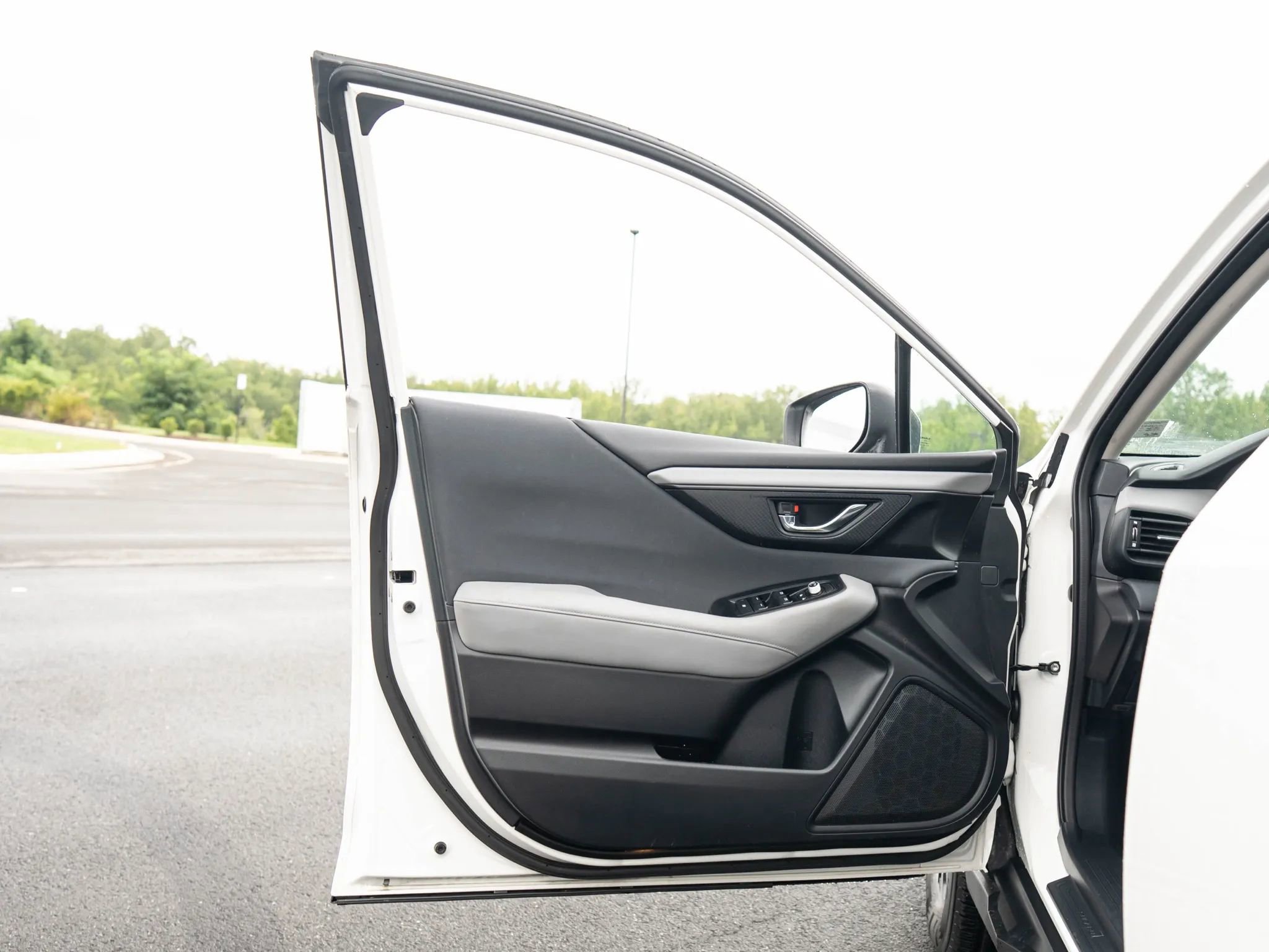 Used 2023 Subaru Outback Premium image 41