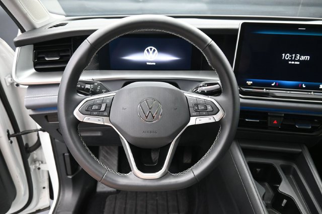 Certified 2026 Volkswagen Tiguan SE w/ Panoramic Sunroof Package AWD/4WD image 16