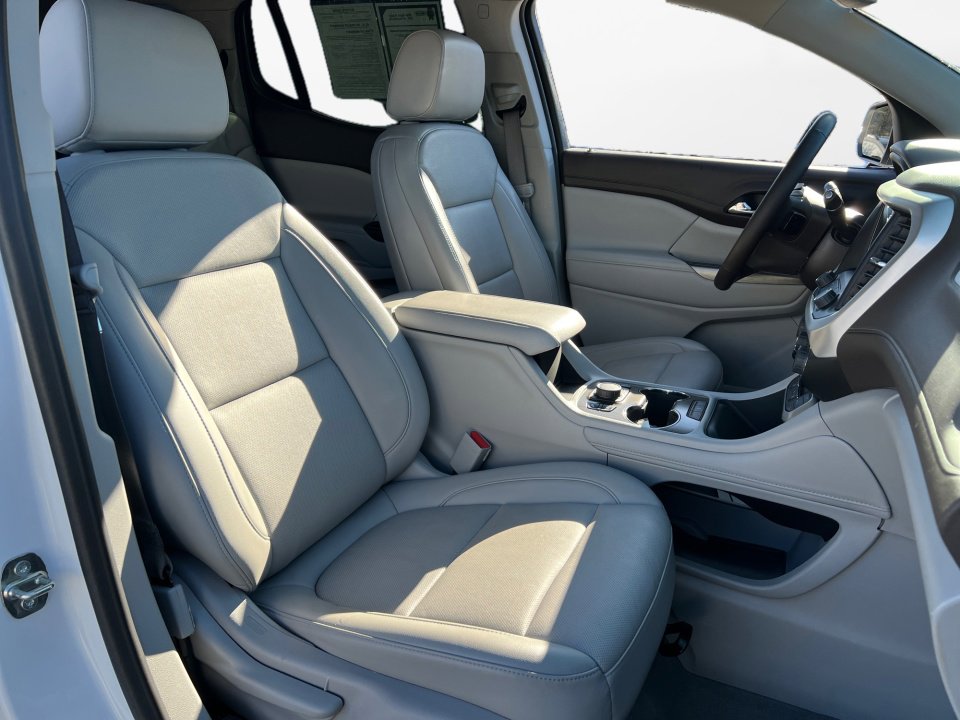 Used 2023 GMC Acadia SLT AWD/4WD image 9