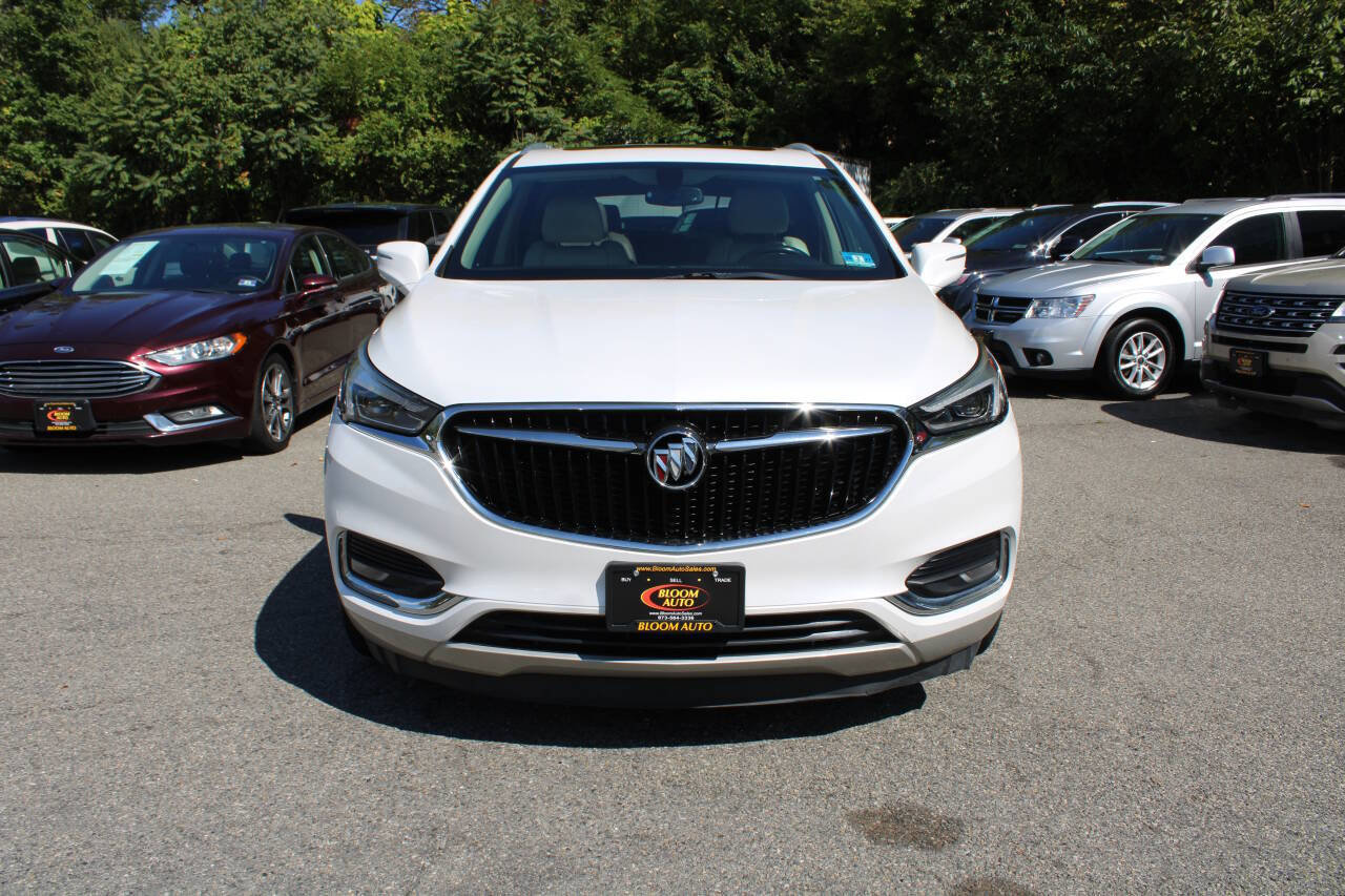 Used 2018 Buick Enclave Essence image 3