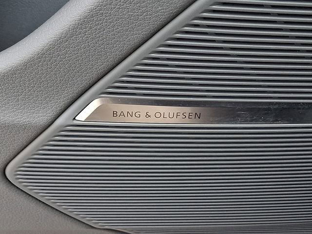 Used 2024 Audi Q8 Prestige image 25