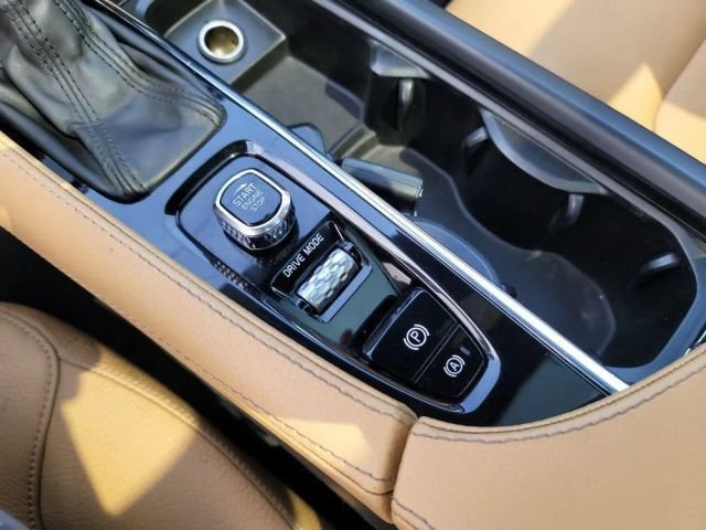 Used 2018 Volvo XC90 T6 Momentum w/ Convenience Package AWD/4WD image 27
