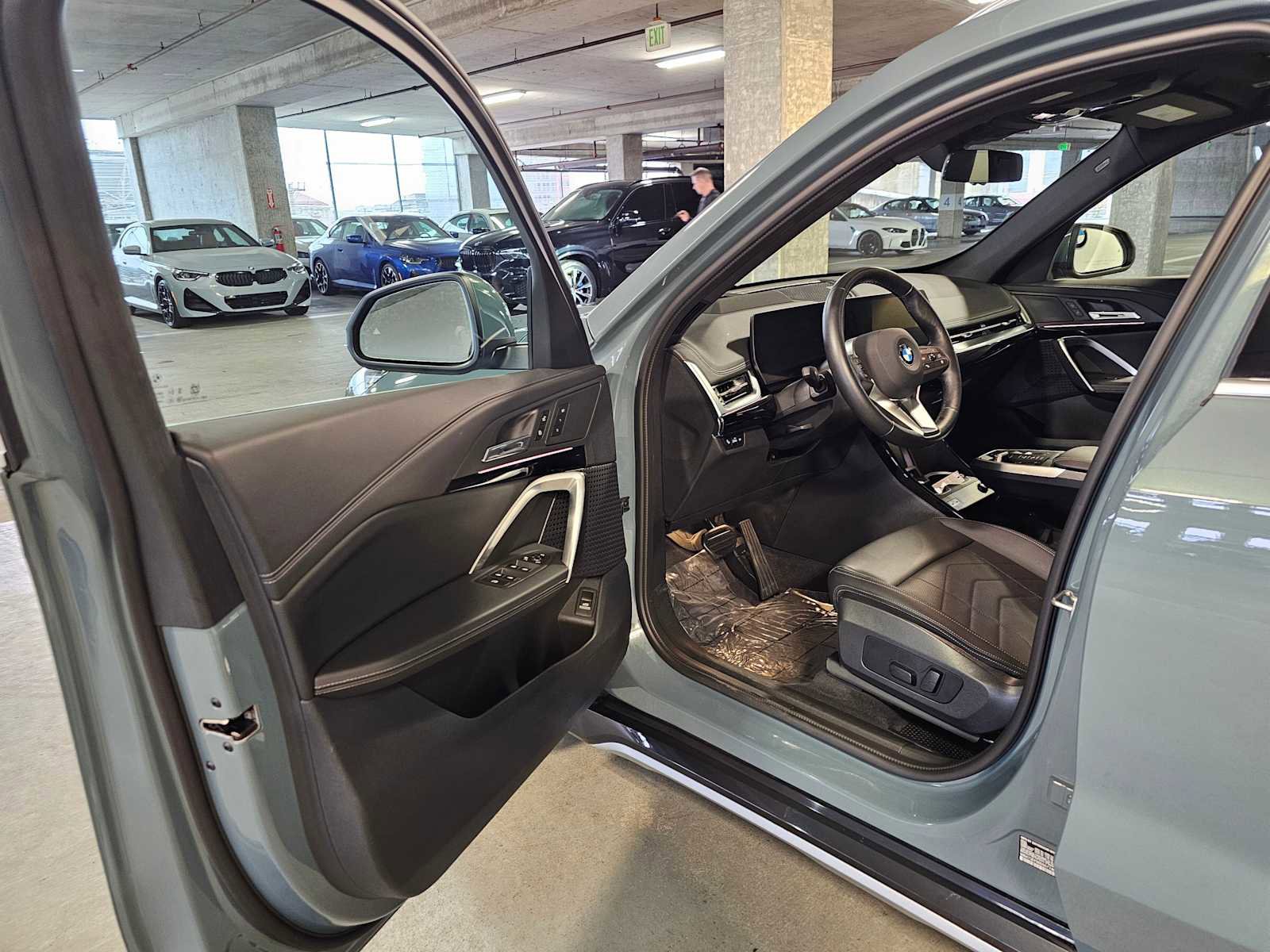 Used 2025 BMW X1 xDrive28i w/ Technology Package image 29