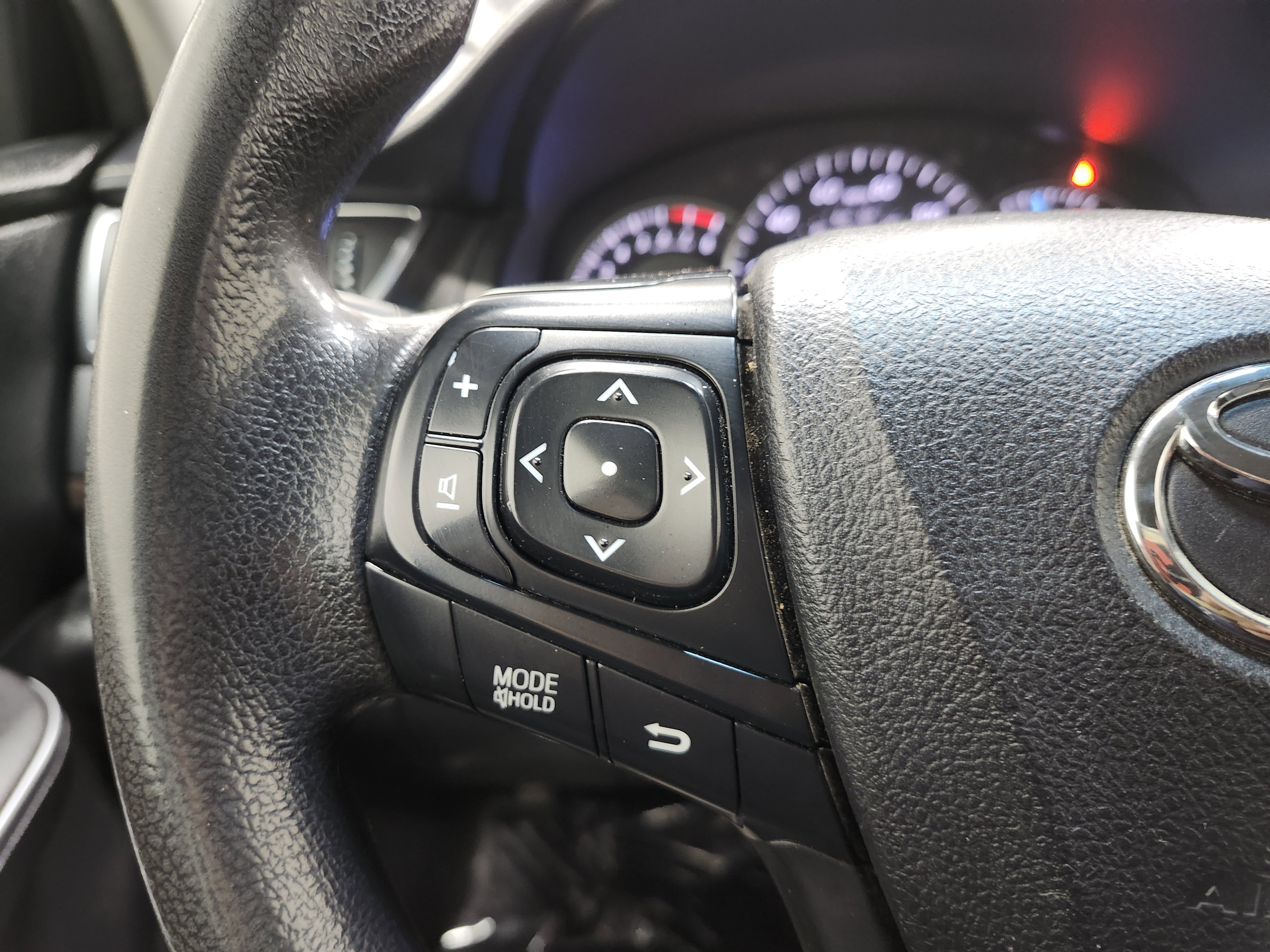 Used 2015 Toyota Camry LE image 31