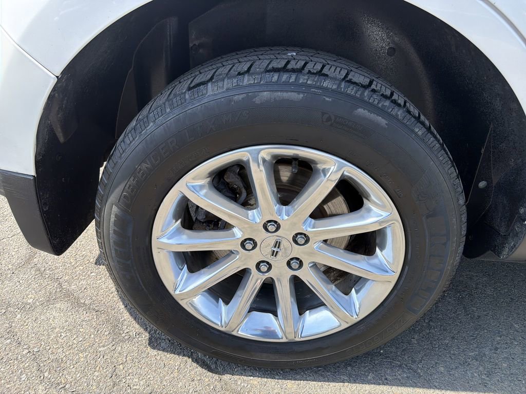 Used 2013 Lincoln MKX AWD image 31