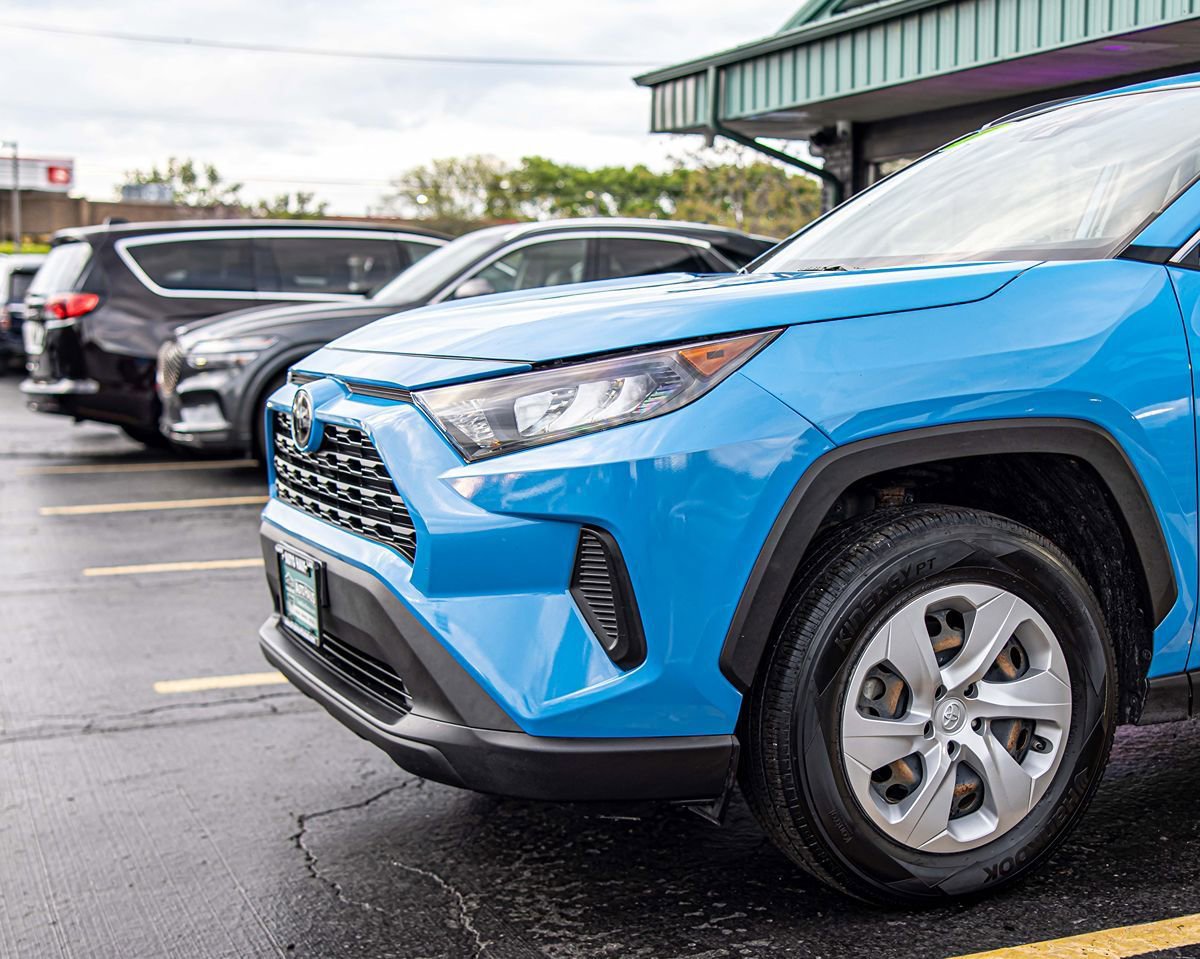 Used 2019 Toyota RAV4 LE w/ All Weather Liner Package AWD/4WD image 4