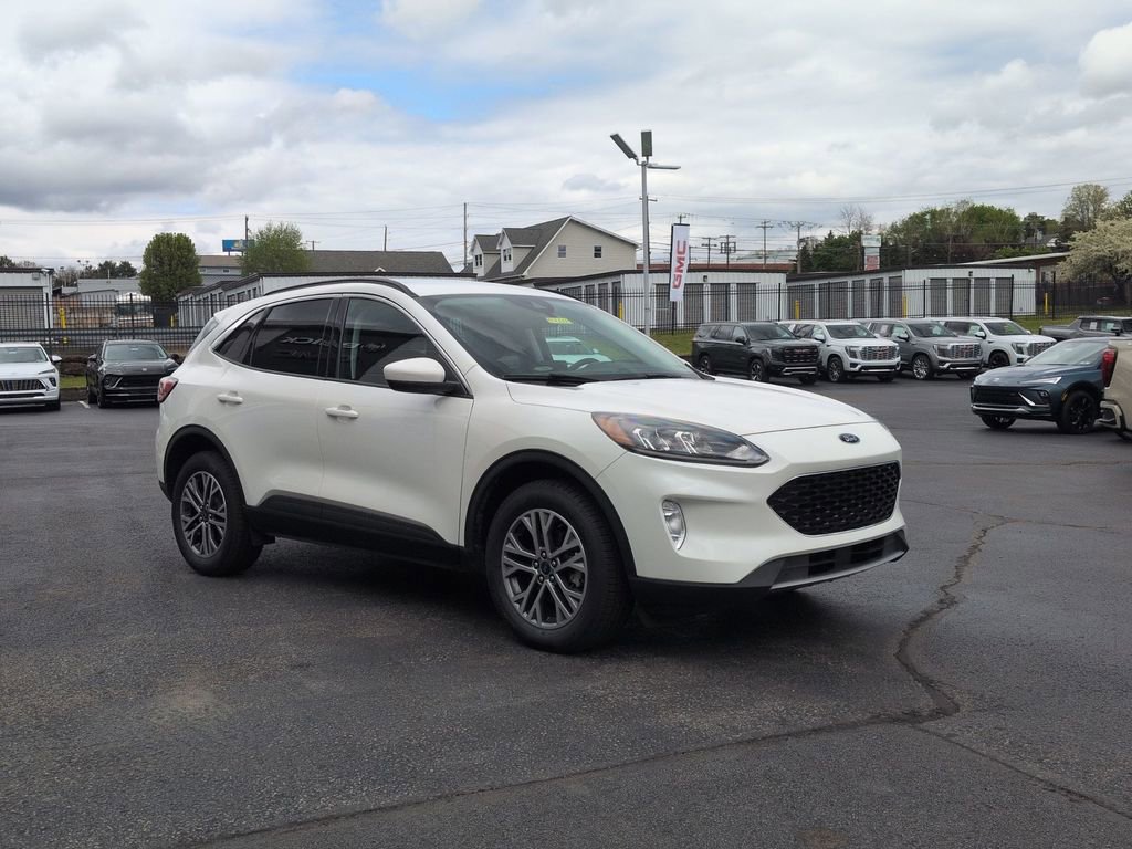 Used 2022 Ford Escape SEL w/ Technology Package AWD/4WD image 3