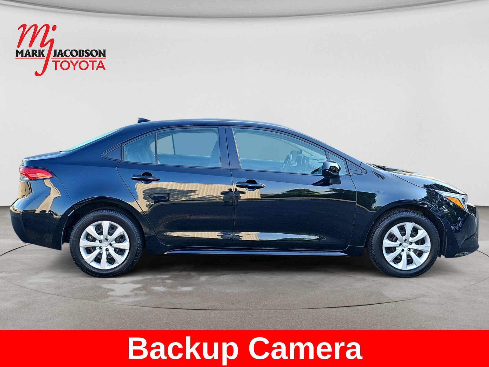 Used 2023 Toyota Corolla LE FWD image 6