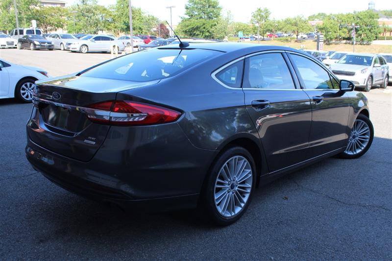 Used 2016 Ford Fusion SE w/ Equipment Group 202A FWD image 5