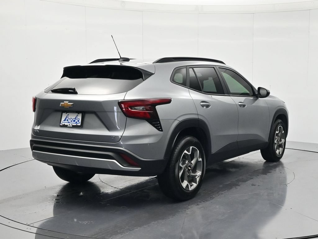 Certified 2025 Chevrolet Trax LT FWD image 5