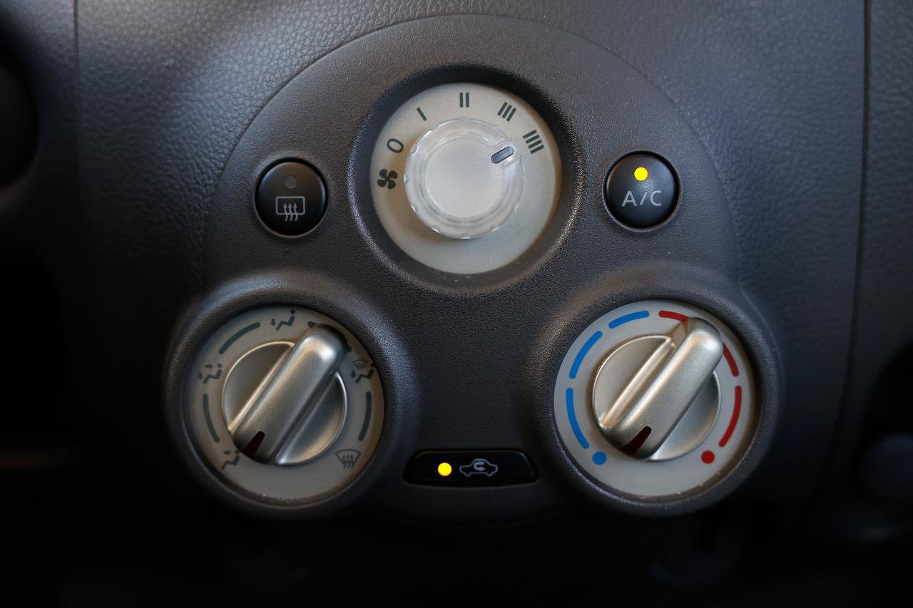 Used 2009 Nissan Cube 1.8 S w/ Interior Designer Pkg FWD image 29
