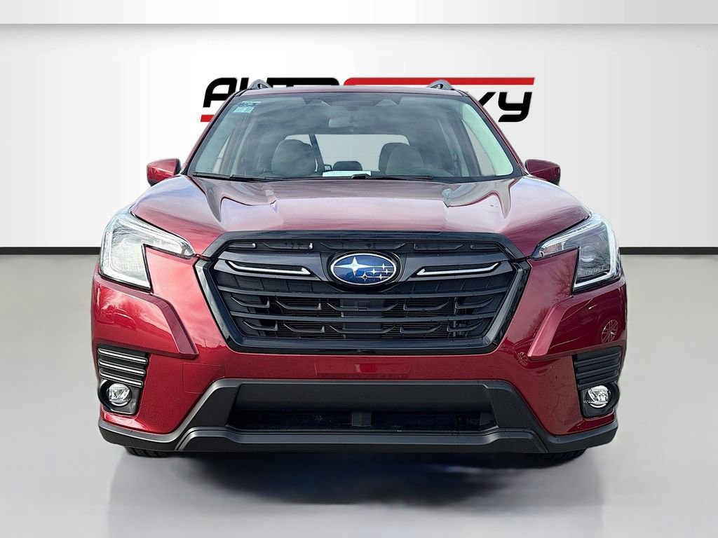 Used 2022 Subaru Forester Premium image 2