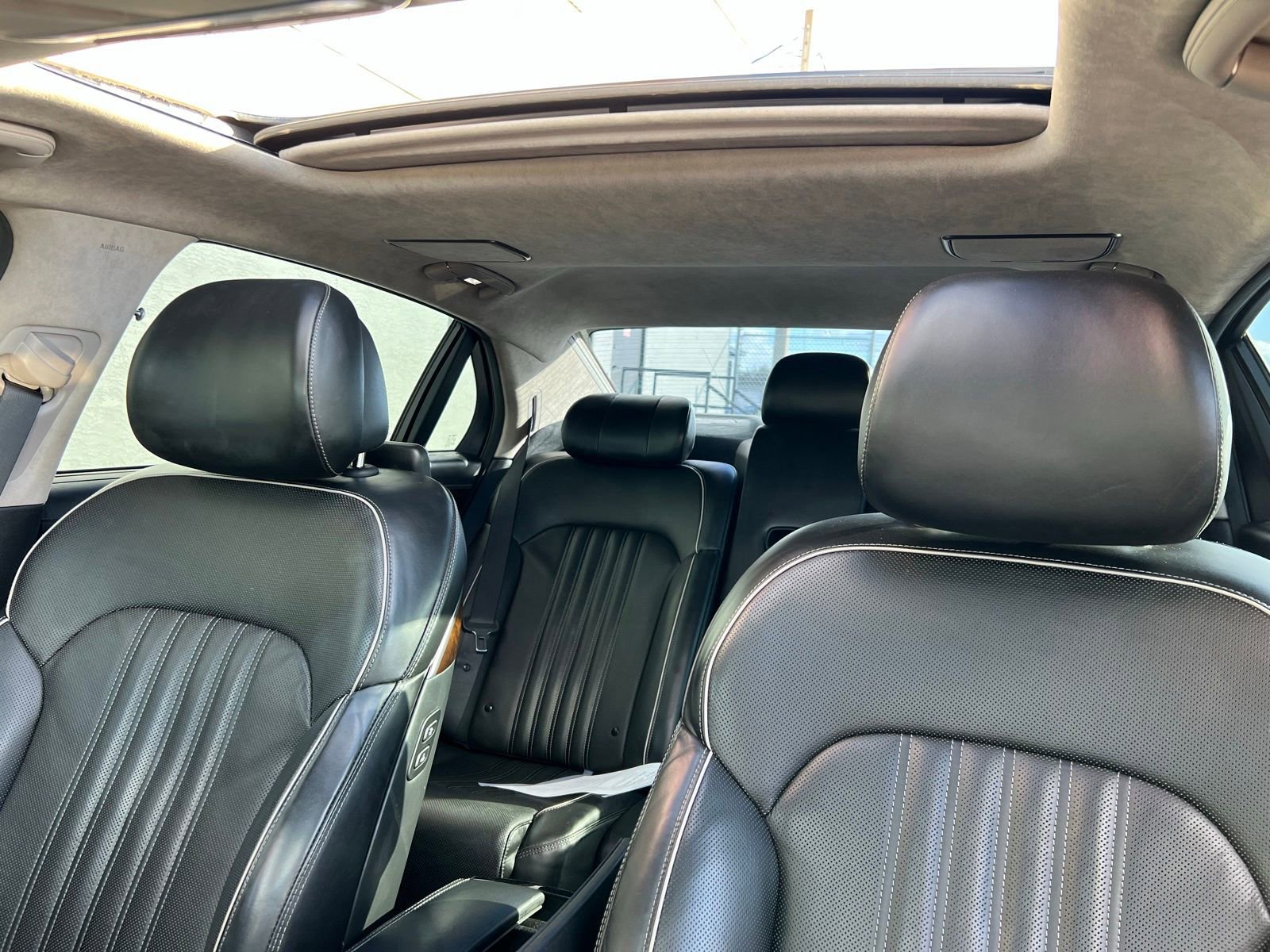 Used 2018 Genesis G90 5.0 Ultimate RWD image 31