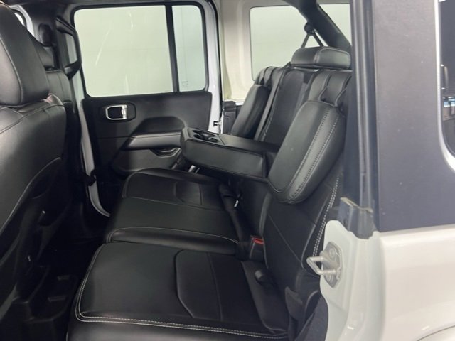 Used 2022 Jeep Wrangler Unlimited Sahara image 23