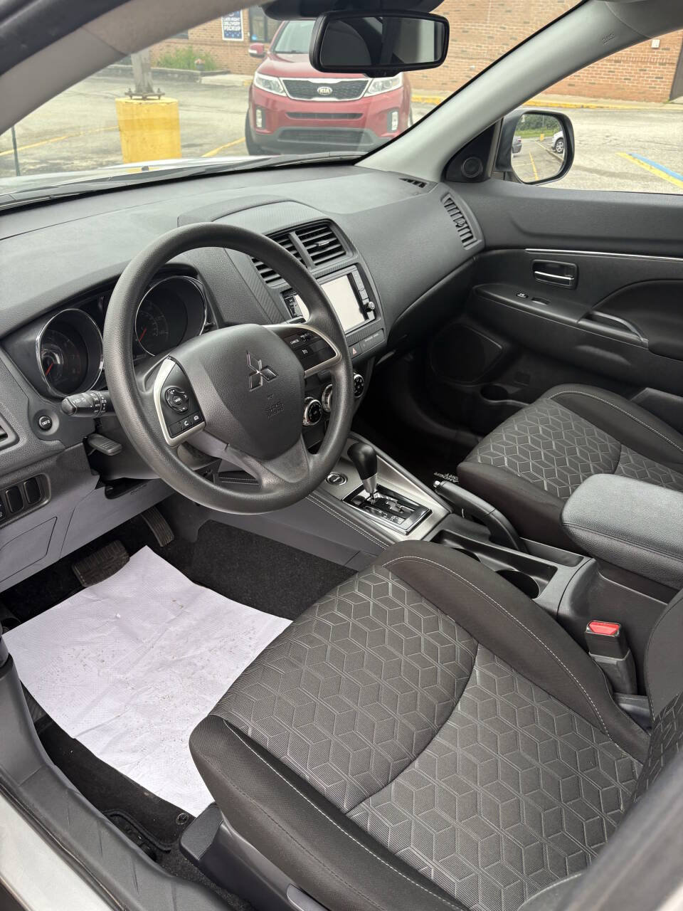 Used 2023 Mitsubishi Outlander Sport SE AWD/4WD image 7
