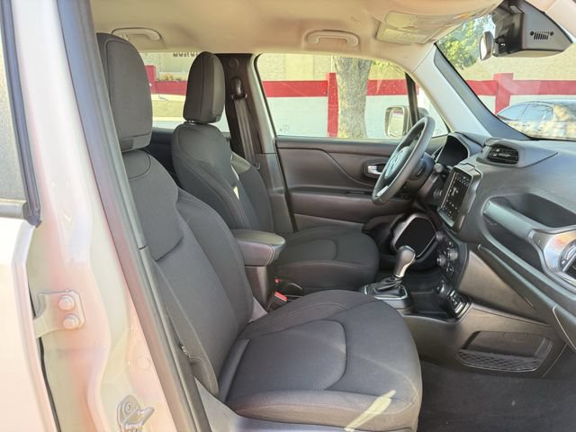 Used 2023 Jeep Renegade Latitude AWD/4WD image 29