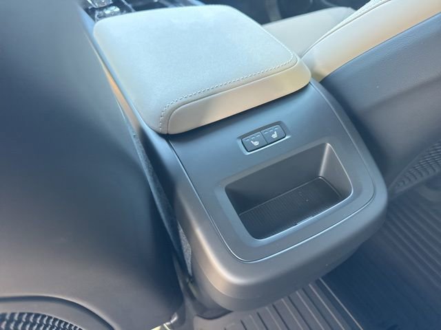 New 2026 Volvo XC60 B5 Plus w/ Climate Package image 25