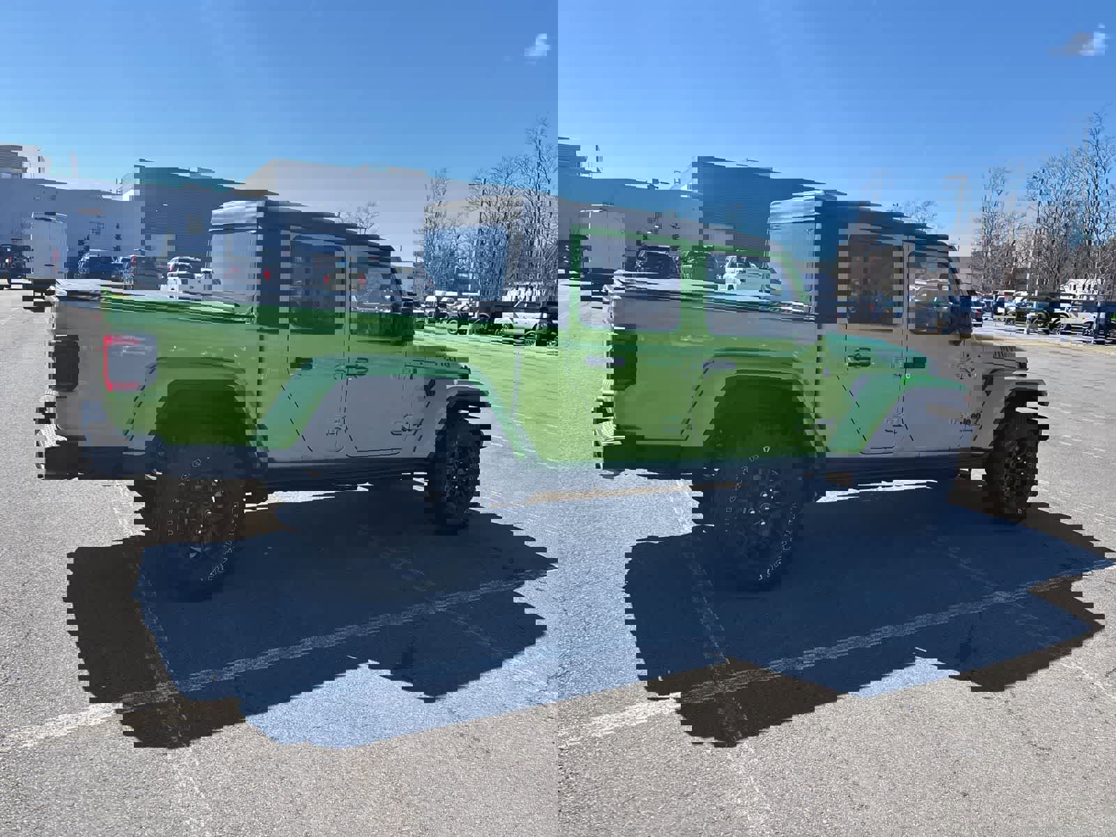 Used 2025 Jeep Gladiator Sport image 14