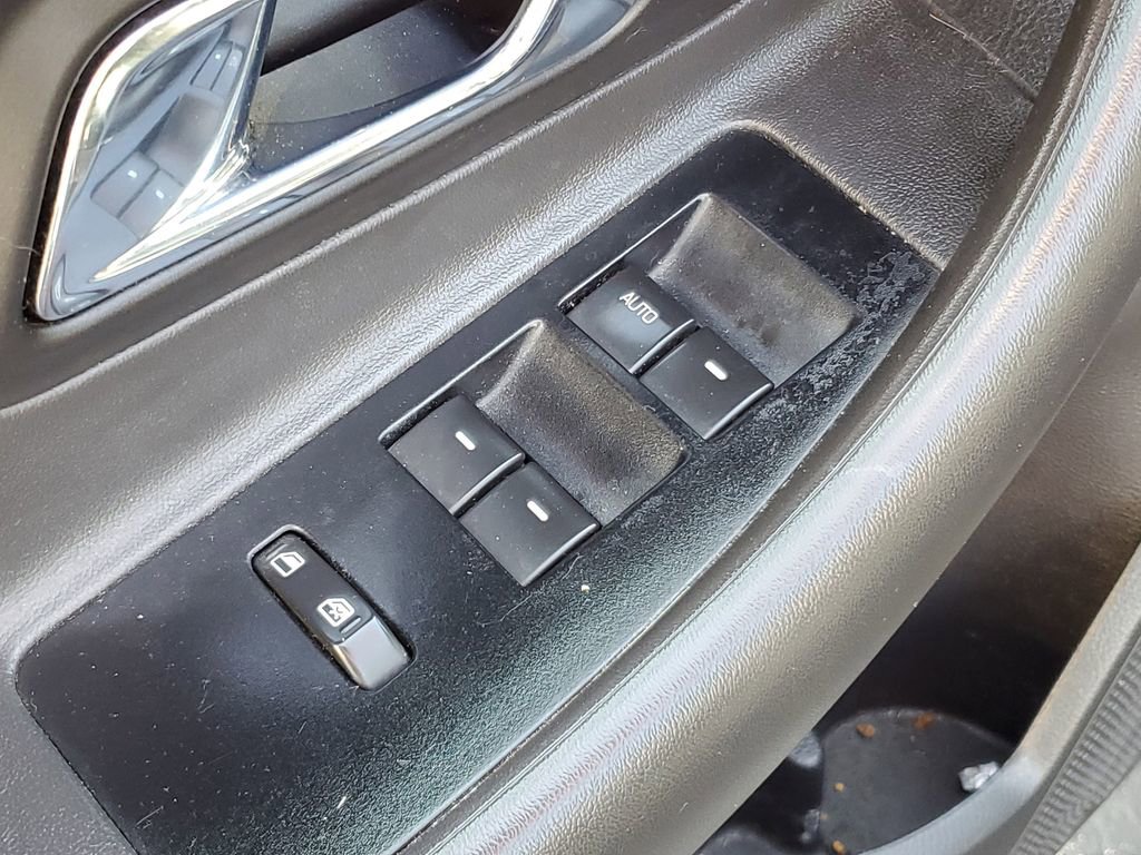 Used 2010 Ford Taurus SEL FWD image 23