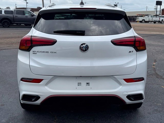 Used 2022 Buick Encore GX Select w/ Sport Touring Package AWD/4WD image 4