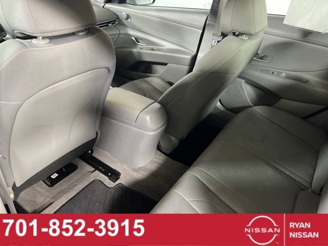 Used 2023 Hyundai Elantra SEL w/ Cargo Package image 31