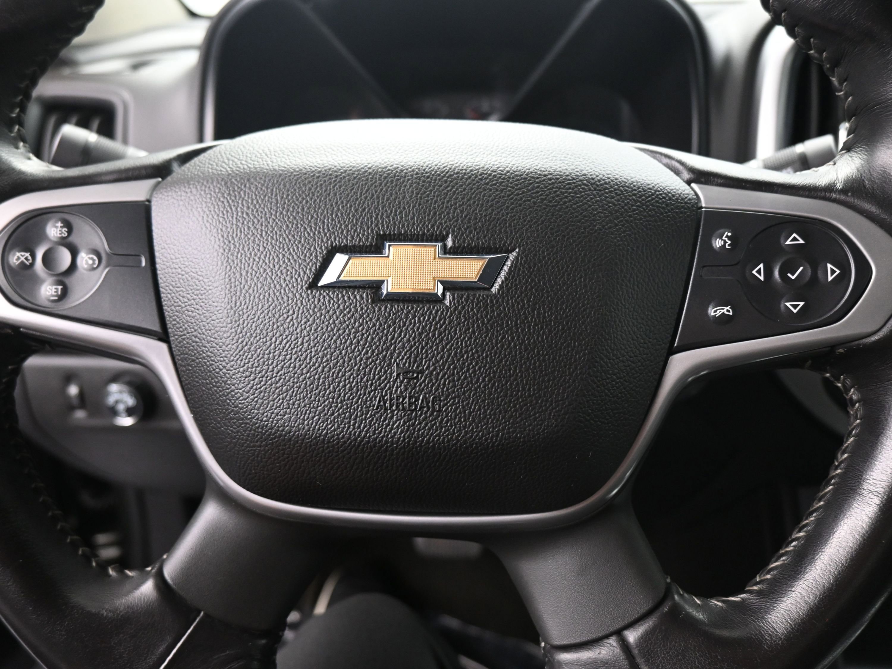 Used 2018 Chevrolet Colorado LT w/ LT Convenience Package image 16