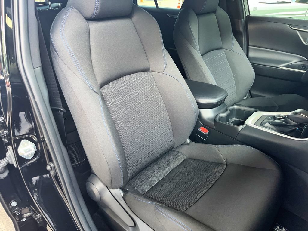 Used 2022 Toyota RAV4 SE w/ Convenience Package AWD/4WD image 96
