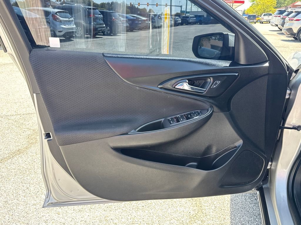 Used 2019 Chevrolet Malibu LT w/ Driver Confidence Package FWD image 11