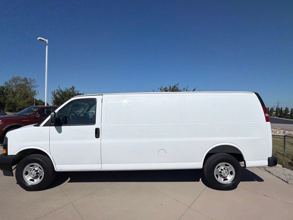 Used 2025 Chevrolet Express 2500 Extended w/ Driver Convenience Package RWD image 5