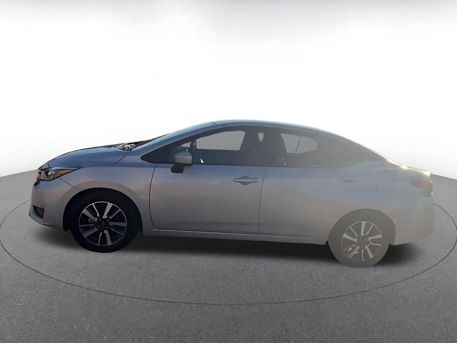 Used 2025 Nissan Versa SV image 8