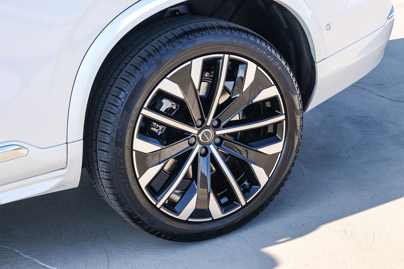 New 2026 Volvo XC90 B6 Ultra w/ Protection Package image 10