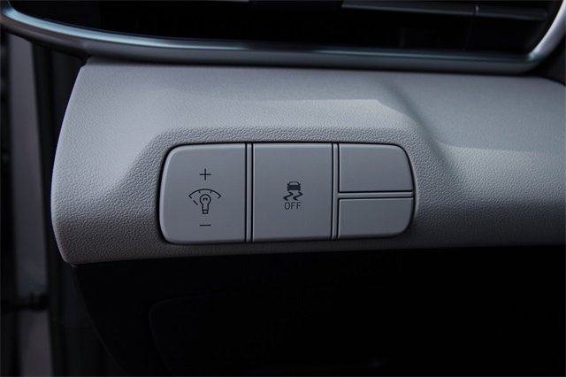 New 2025 Hyundai Elantra Limited image 13