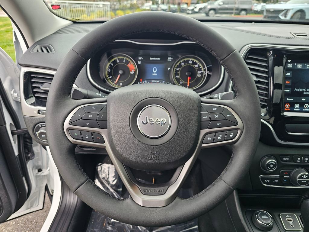 Used 2022 Jeep Cherokee Limited image 25